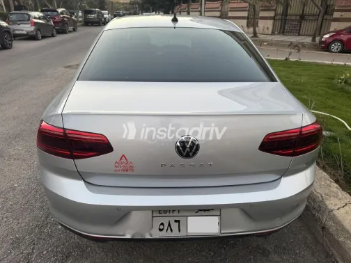 Volkswagen Passat 2021 White Used for Sale - 8