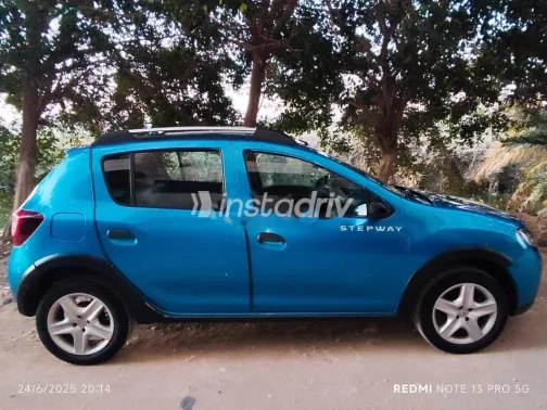 Renault Sandero Step Way 2016 Blue Used for Sale - 4