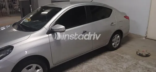 نيسان صنى 2025 أبيض مستعملة للبيع - 1