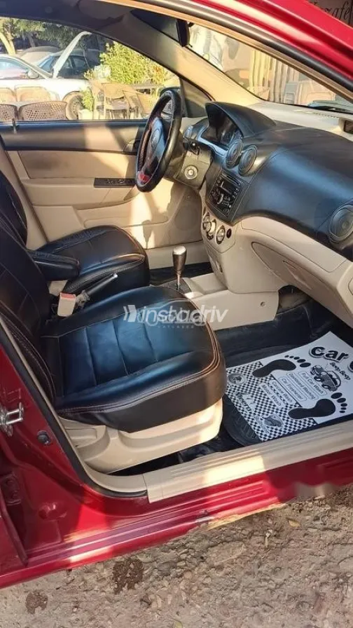 Chevrolet Aveo 2017 White Used for Sale - 4