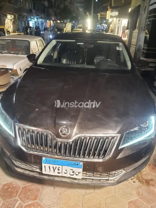 Skoda Superb 2019 White Used for Sale - 3
