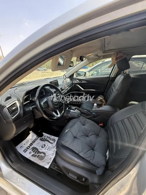 مازدا 3 2019 أبيض مستعملة للبيع - 4