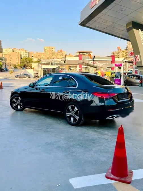 مرسيدس C 180 2025 أسود مستعملة للبيع - 3
