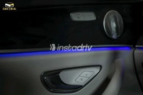 مرسيدس E 300 2021 أبيض مستعملة للبيع - 1