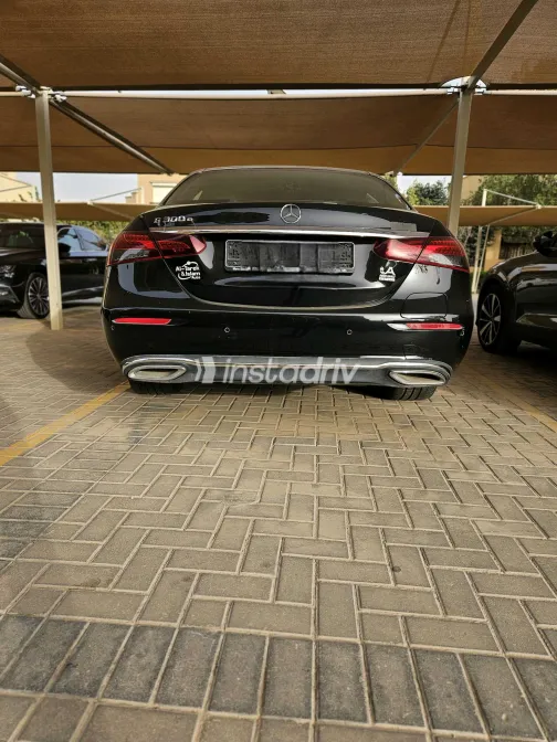 مرسيدس E 300 2021 أبيض مستعملة للبيع - 3
