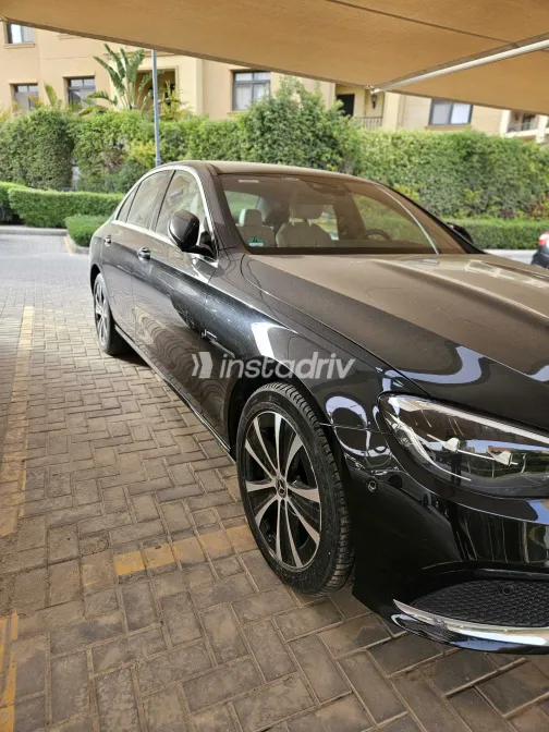 مرسيدس E 300 2021 أبيض مستعملة للبيع - 4