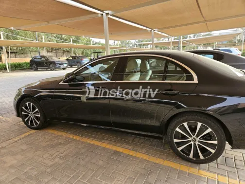 مرسيدس E 300 2021 أبيض مستعملة للبيع - 9