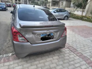 نيسان صنى 2018 أبيض مستعملة للبيع