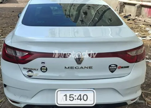 Renault Megane 2019 White Used for Sale - 3