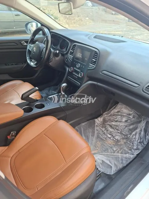 Renault Megane 2019 White Used for Sale - 10