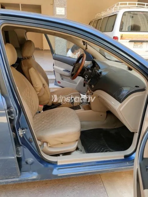 Chevrolet Aveo 2020 White Used for Sale - 3