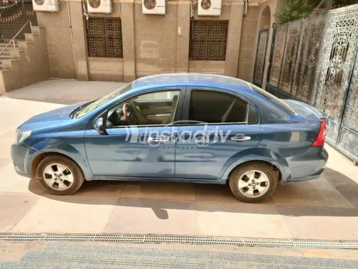 Chevrolet Aveo 2020 White Used for Sale - 4