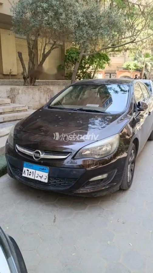 Opel Astra 2014 Dark Red Used for Sale - 1
