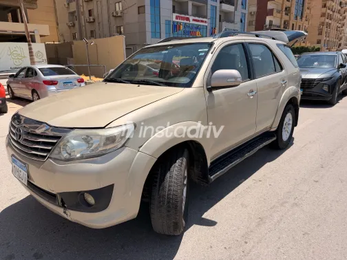 Toyota Fortuner 2015 White Used for Sale - 9