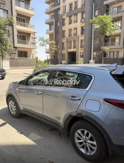 Kia Sportage 2021 Gray Used for Sale - 3