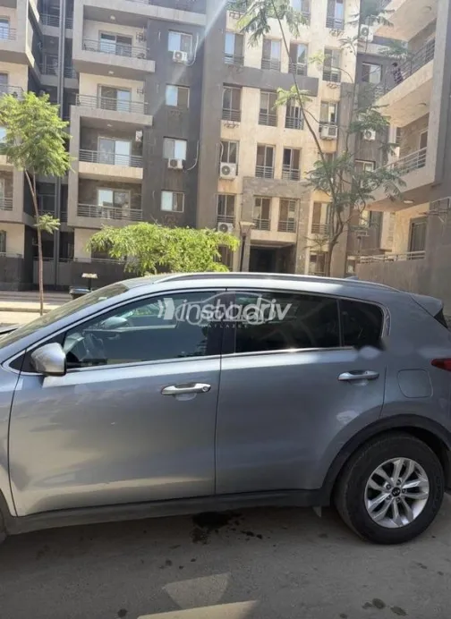 Kia Sportage 2021 Gray Used for Sale - 4