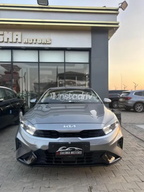 كيا K3 2022 أبيض مستعملة للبيع - 1