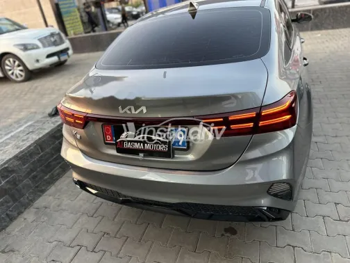 كيا K3 2022 أبيض مستعملة للبيع - 4