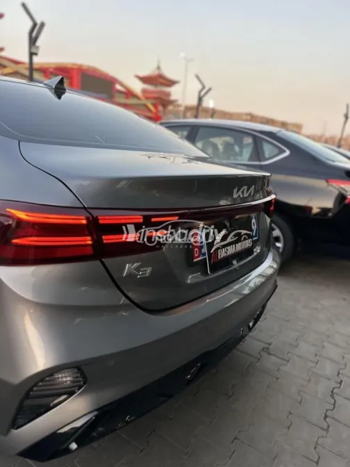 كيا K3 2022 أبيض مستعملة للبيع - 7