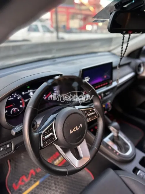 كيا K3 2022 أبيض مستعملة للبيع - 9