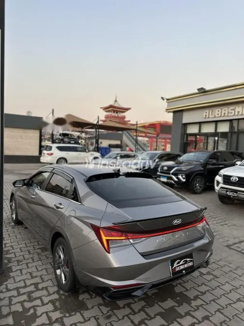 Hyundai Elantra 2021 White Used for Sale - 4