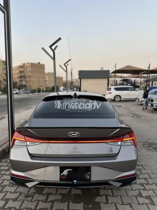 Hyundai Elantra 2021 White Used for Sale - 6