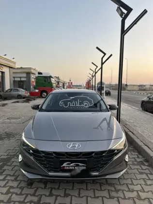 Hyundai Elantra 2021 White Used for Sale