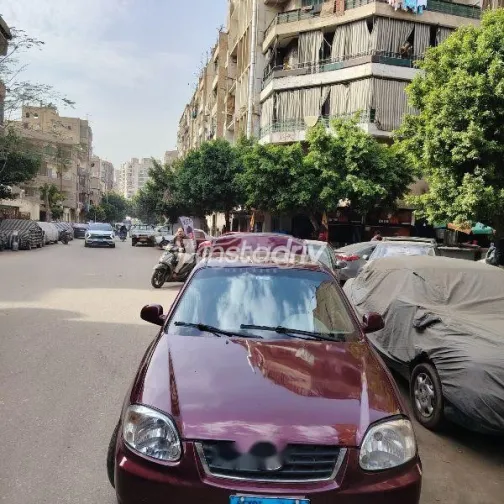 هيونداي فيرنا 2015 أحمر غامق مستعملة للبيع - 1
