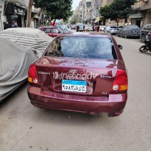 هيونداي فيرنا 2015 أحمر غامق مستعملة للبيع - 6