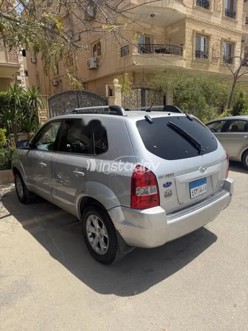 هيونداي توسان 2009 فضي مستعملة للبيع - 4