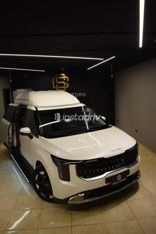 Kia Carnival 2024 White Used for Sale - 6
