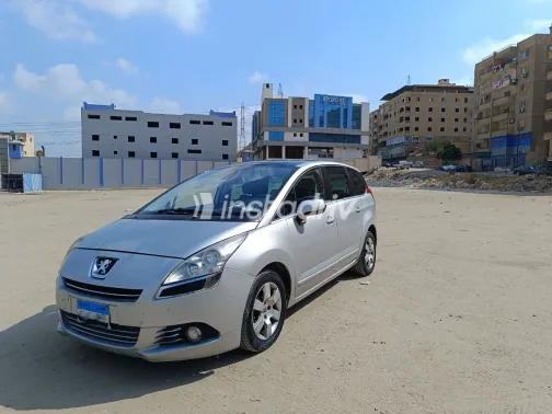 Peugeot 5008 2013 White Used for Sale - 3