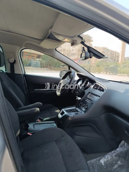 Peugeot 5008 2013 White Used for Sale - 5