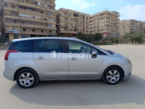 Peugeot 5008 2013 White Used for Sale - 9