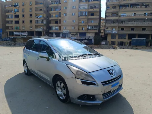 Peugeot 5008 2013 White Used for Sale - 10