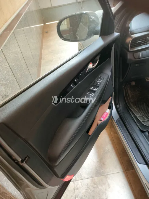 Kia Sorento 2020 White Used for Sale - 4
