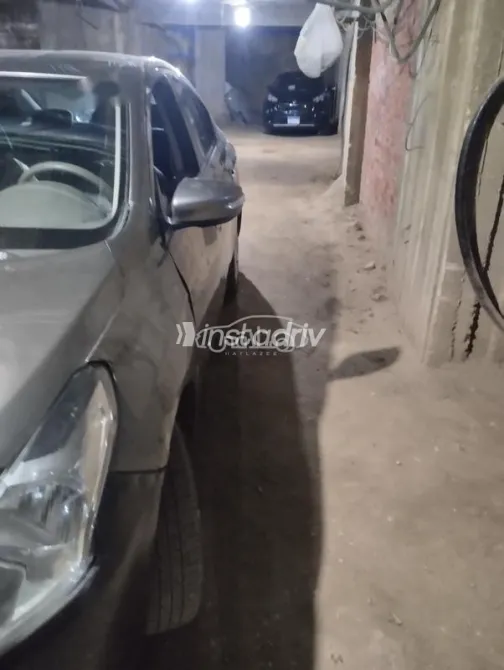 نيسان صنى 2019 أبيض مستعملة للبيع - 3