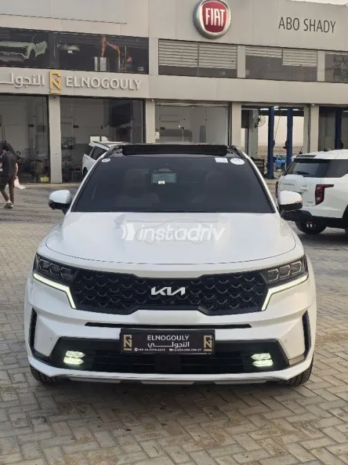 Kia Sorento 2023 White Used for Sale - 1