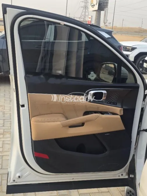 Kia Sorento 2023 White Used for Sale - 6