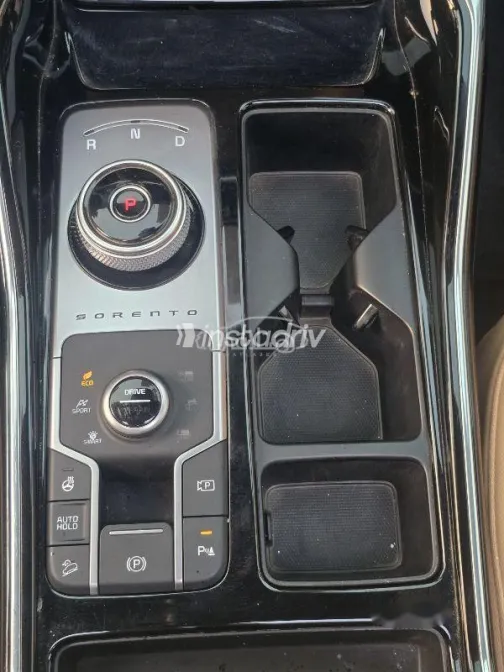 Kia Sorento 2023 White Used for Sale - 9