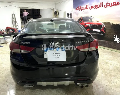 هيونداي إلنترا 2012 أسود مستعملة للبيع - 2