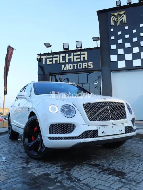 Bentley Bentayga 2021 White Used for Sale - 2
