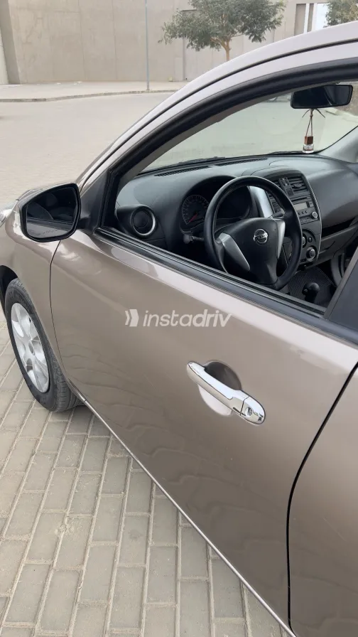نيسان صنى 2021 أبيض مستعملة للبيع - 7
