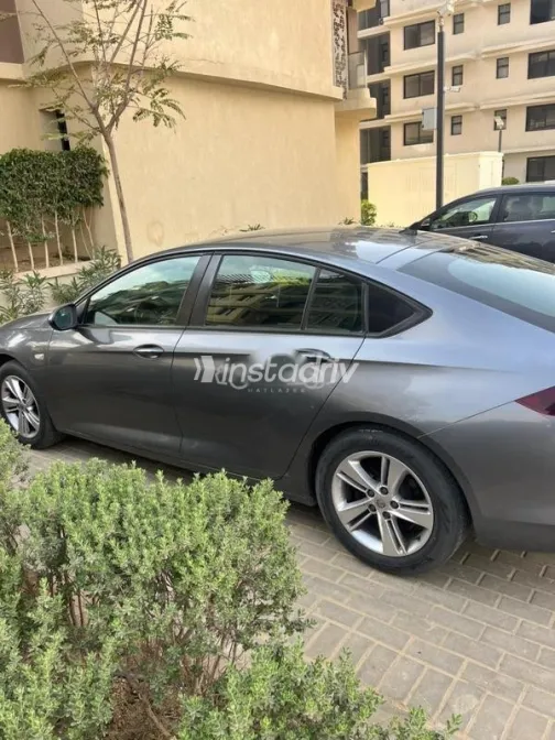 Opel Insignia 2019 White Used for Sale - 3