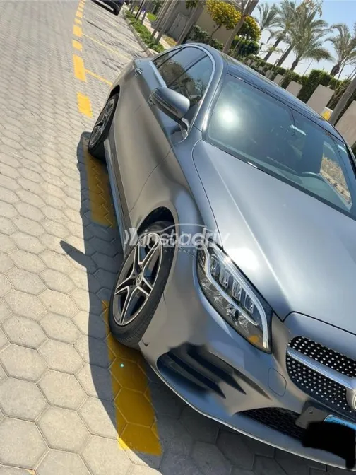 Mercedes C 180 2019 Gray Used for Sale - 4