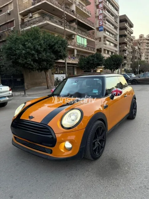 مينى كوبيه 2015 برتقالي مستعملة للبيع - 1