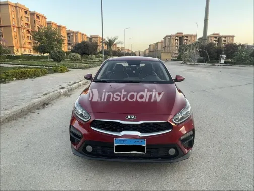 كيا جراند سيراتو 2019 أبيض مستعملة للبيع - 1