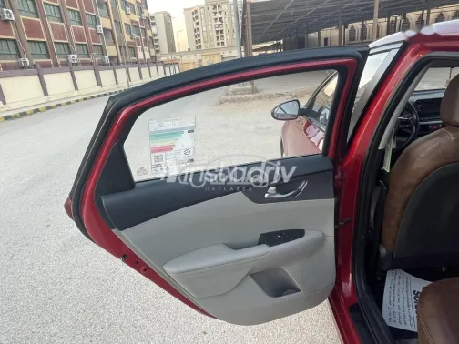 كيا جراند سيراتو 2019 أبيض مستعملة للبيع - 6
