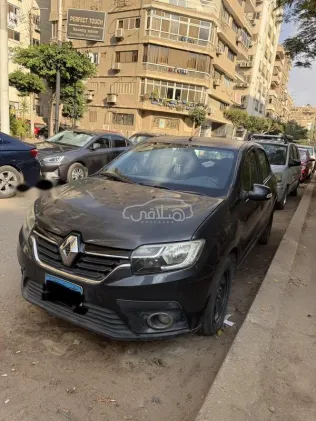 رينو لوجان 2018 أبيض مستعملة للبيع