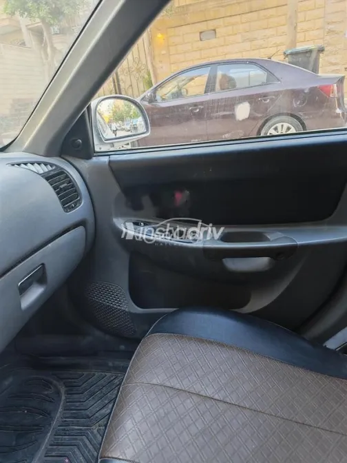 Hyundai Verna 2004 Gray Used for Sale - 3